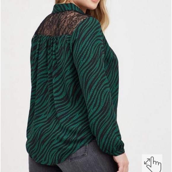 Torrid Georgette Lace Trim Drop Shoulder Button-Up Shirt Size 2 - Picture 2 of 4